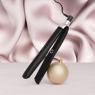 GHD Platinum+ Hair Straightener Festive Gift Set In Black (Total Value £306.50)